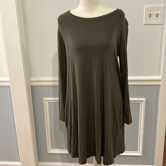 NWOT BAMBOO LONG SLEEVE GREEN DRESS - SIZE MEDIUM - Picture 3 of 10